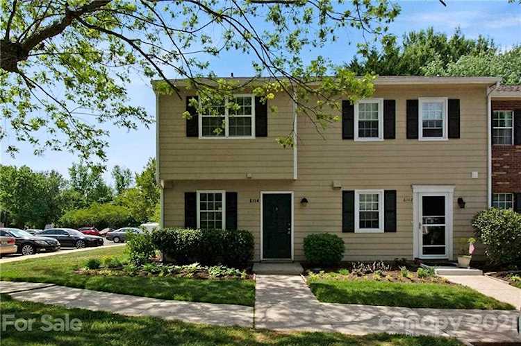 6114 Heath Ridge Ct Charlotte, NC 28210