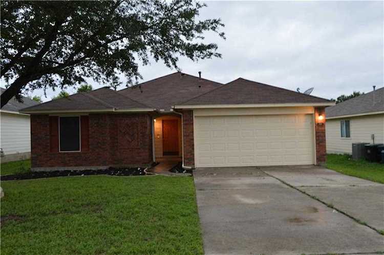 205 Fistral DR Hutto, TX 78634