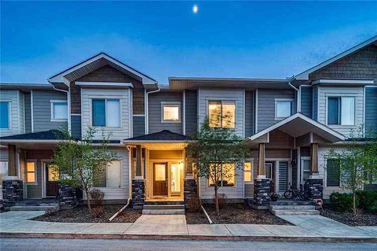 108 Cougar Ridge Landing SW Calgary, AB T3H 0X8