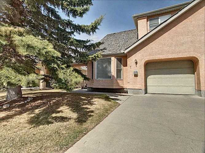 26 Quigley Dr #7 Cochrane, AB T4C 1M2