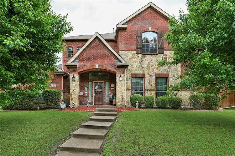 1814 Long Prairie Road Allen, TX 75002