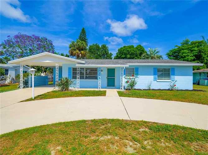 6455 Colonial Dr Sarasota, FL 34231