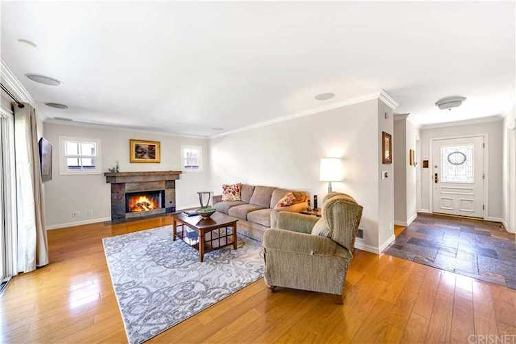 7659 Gazette Ave Winnetka, CA 91306
