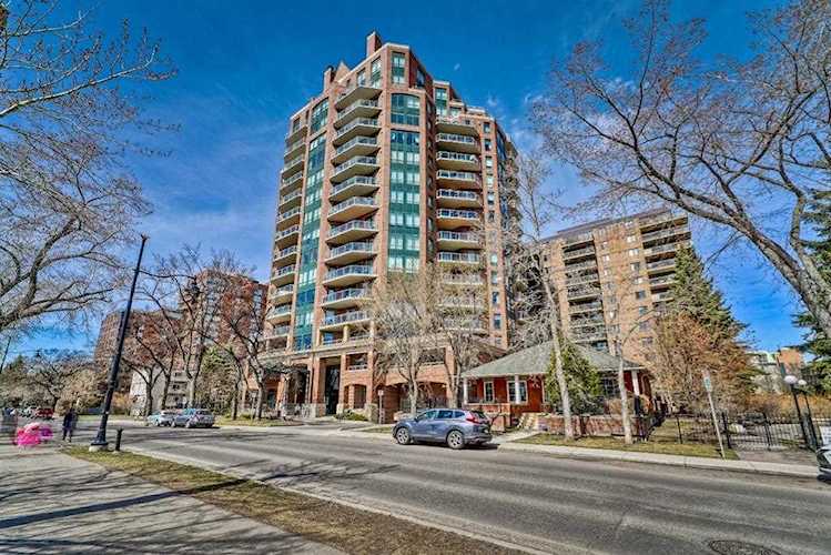 228 26 Ave SW #303 Calgary, AB T2S 3C6