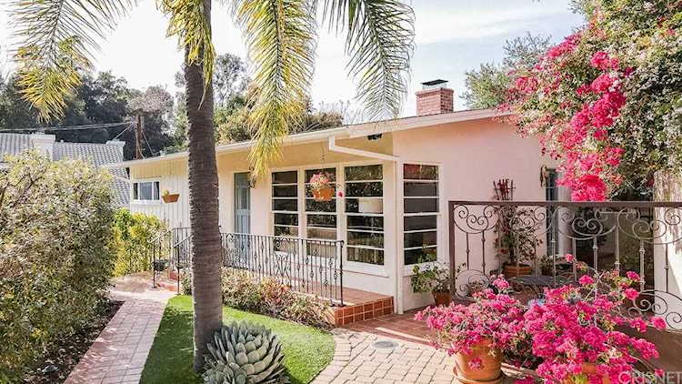 20937 Gorgonia St Woodland Hills, CA 91364