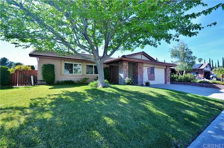28939 Gladiolus Dr Canyon Country, CA 91387
