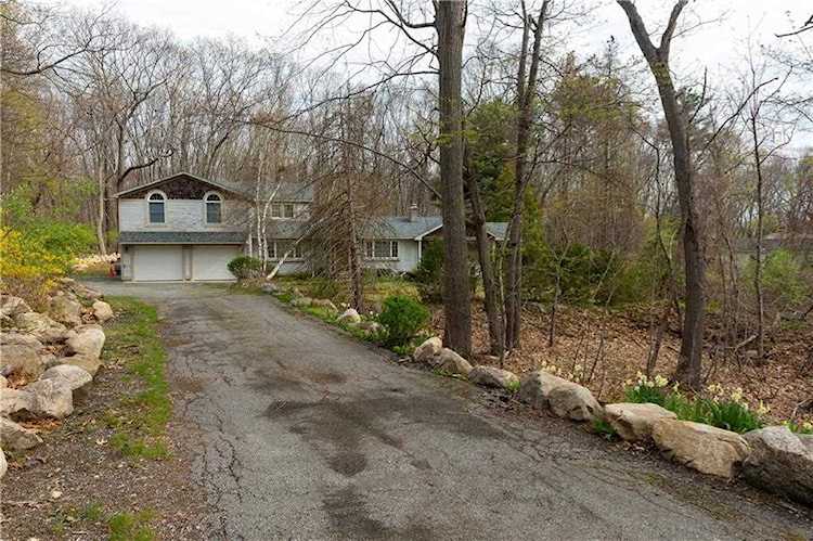 1785 Division Rd East Greenwich, RI 02818