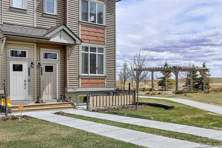 203 Copperstone Park SE Calgary, AB T2Z 5E4