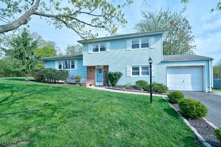 75 Crestmont Rd West Orange Twp., NJ 07052