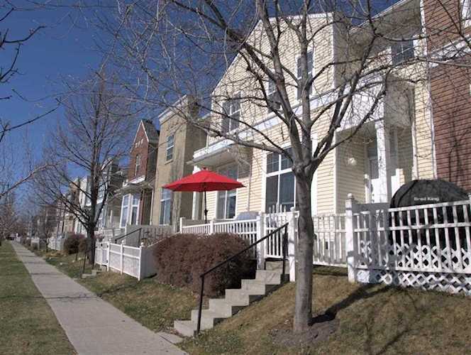 208 Mckenzie Towne Link SE Calgary, AB T2Z 4G3