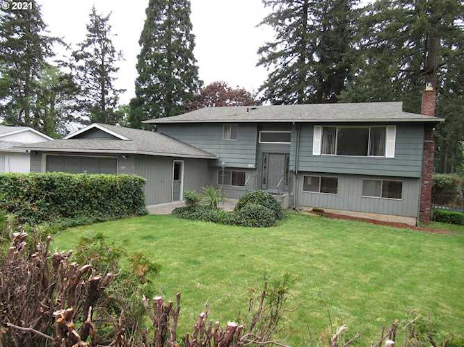 621 Charman St Oregon City, OR 97045