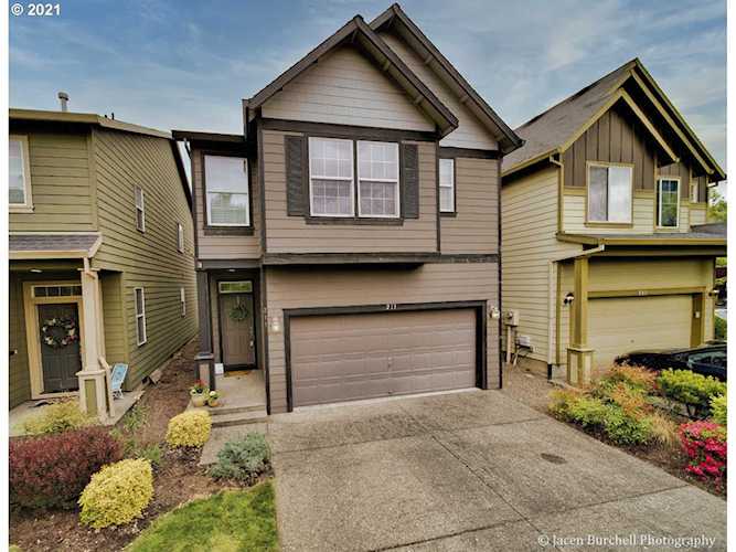 211 NW Mandi St Hillsboro, OR 97124