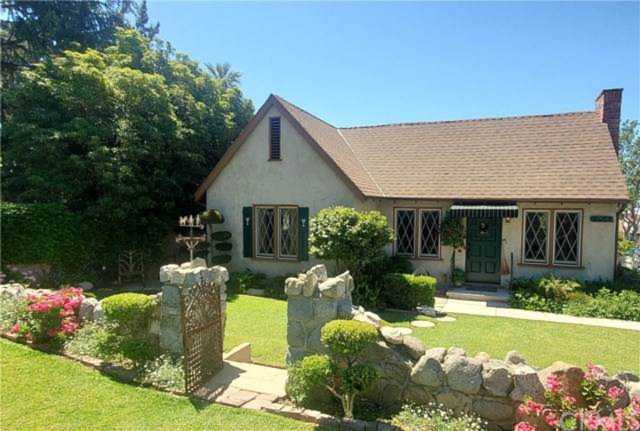 754 E Mariposa St Altadena, CA 91001