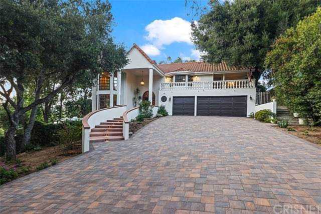 3534 Locust Dr Calabasas, CA 91302