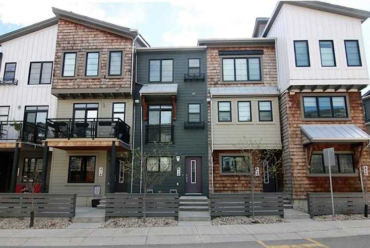 412 Walden Circle SE Calgary, AB T2X 0Y4