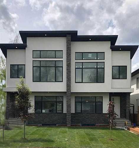 3112 44 St SW Calgary, AB T3E 3R6