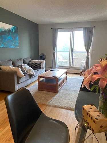 1712 38 St SE #302 Calgary, AB T2A 1H1