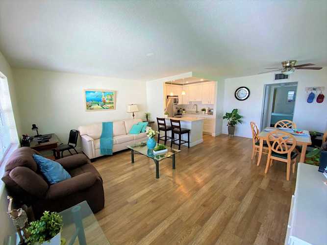 740 W Horizons #205 Boynton Beach, FL 33435