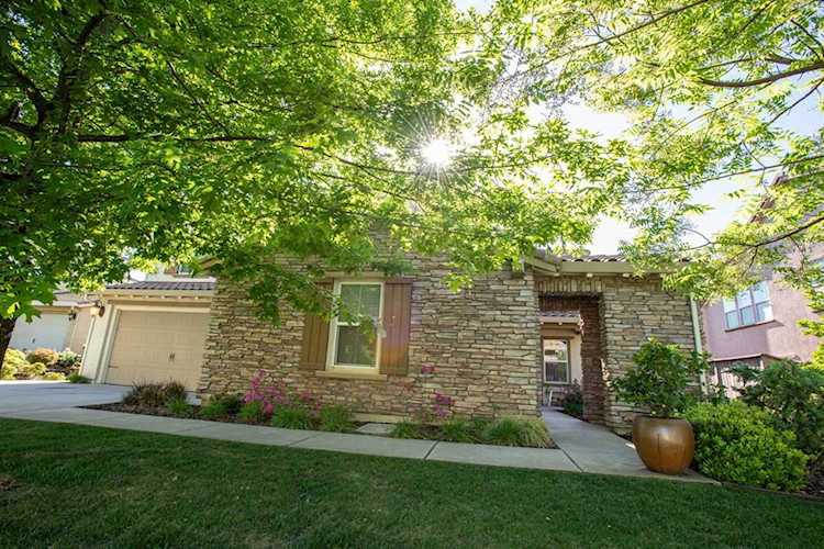 2104 Broken Rail Lane Rocklin, CA 95765