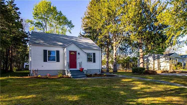 132 Foote St Barrington, RI 02806