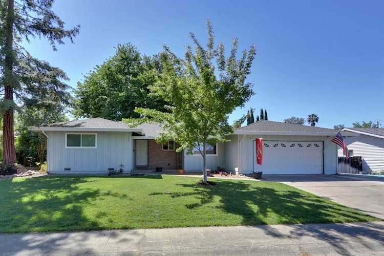 4213 Sharwood Way Carmichael, CA 95608
