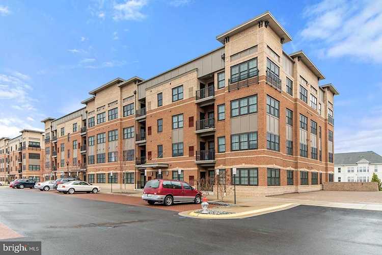 2905 Bleeker St #4-101 Fairfax, VA 22031