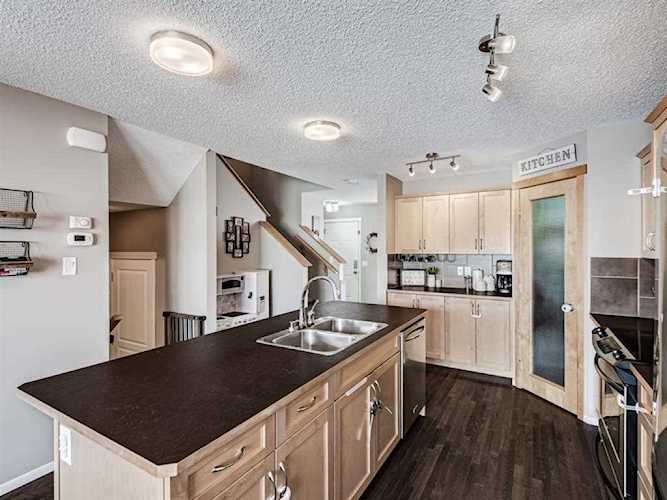 133 Copperstone Circle SE Calgary, AB T2Z 0G6