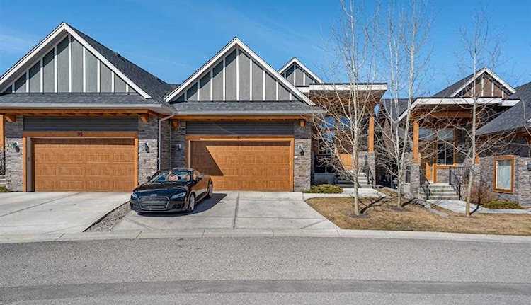 91 Cortina Villas SW Calgary, AB T3H 0W8