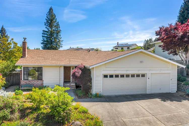3290 Twin Oaks Drive Napa, CA 94558