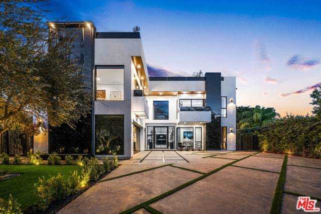 1024 N Orlando Ave Los Angeles, CA 90069