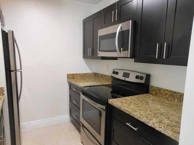 919 Meadows Circle Boynton Beach, FL 33436