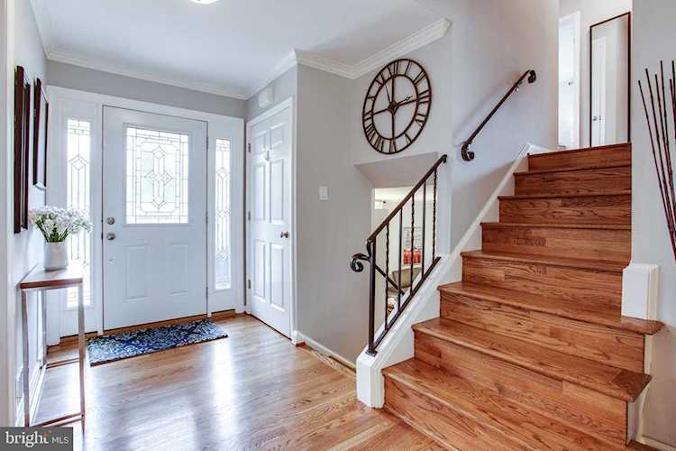 9703 Counsellor Dr Vienna, VA 22181 | MLS ® VAFX1192826 Photo 1