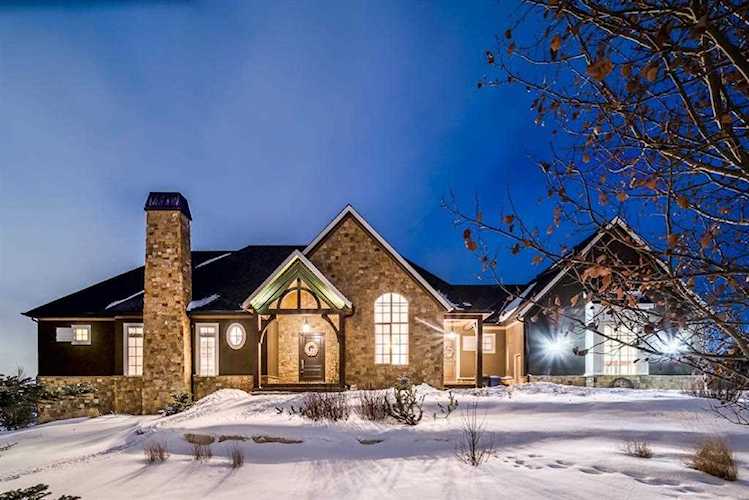 15 Mackenas Ct Rural Rocky View County, AB T3Z 3C9