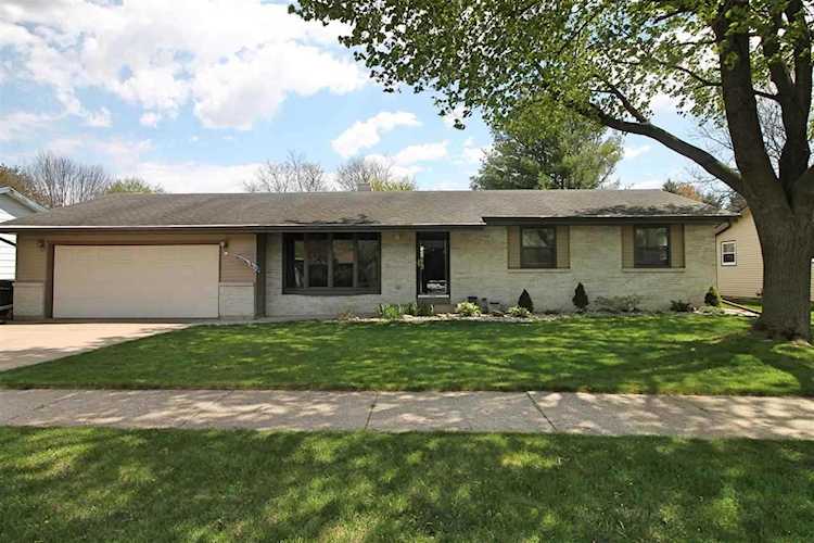 2116 N Pontiac Dr Janesville, WI 53545