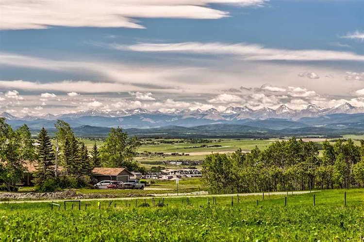40134 Big Hill Rd Rural Rocky View County, AB T4C 2W4