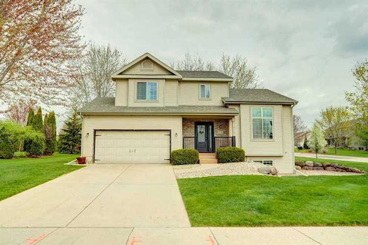 800 Sunnybrook Dr Deforest, WI 53532