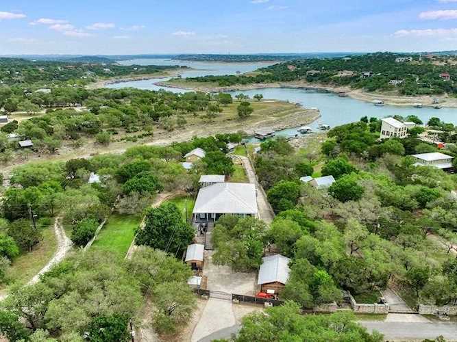 2625 Oak Ridge DR Spicewood, TX 78669