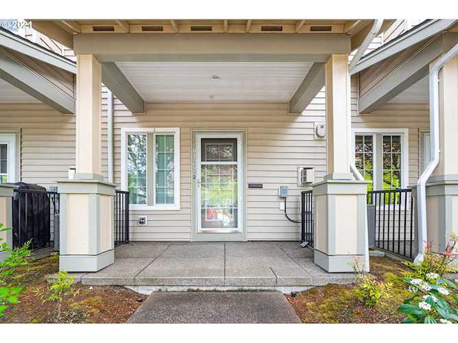 10767 NE Gateway Pl Hillsboro, OR 97006