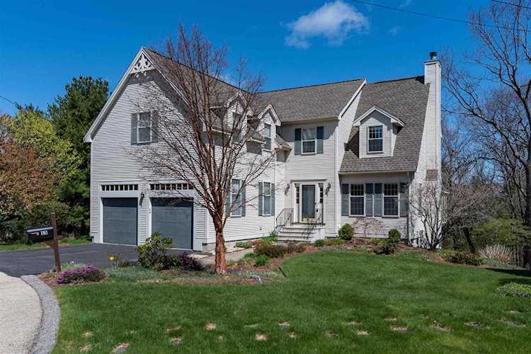 15 Pickering Way Nashua, NH 03063