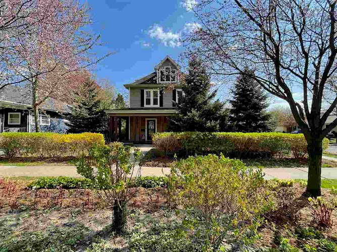 7133 Hubbard Ave Middleton, WI 53562