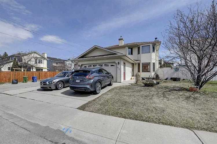 45 Eldorado Close NE Calgary, AB T1Y 6T2