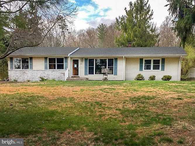 213 Dee Dee Dr Glen Gardner, NJ 08826