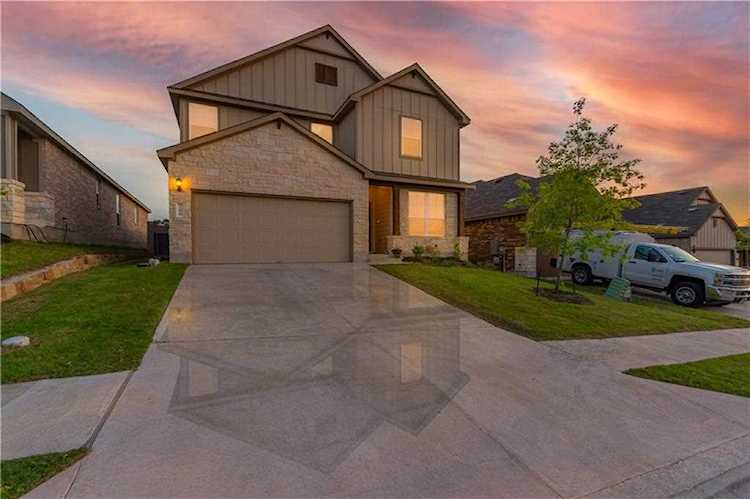 700 Bayberry CIR Buda, TX 78610
