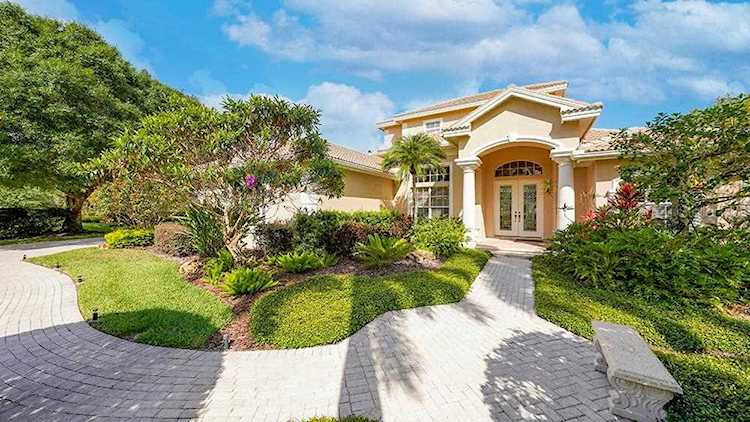 3266 Charles Macdonald Dr Sarasota, FL 34240