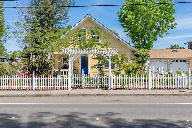 563 Windsor River Road Windsor, CA 95493