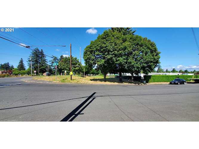 E Burnside St Gresham, OR 97233