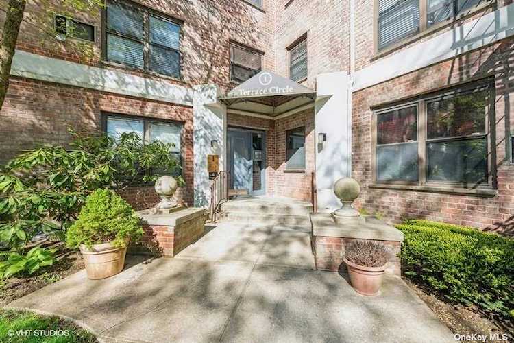 1 Terrace Cir #1H Great Neck, NY 11021 | MLS 3309263 Photo 1