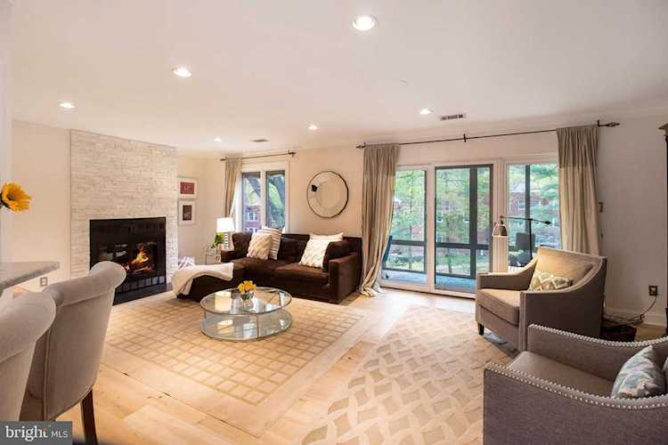1805 Uhle St Arlington, VA 22201