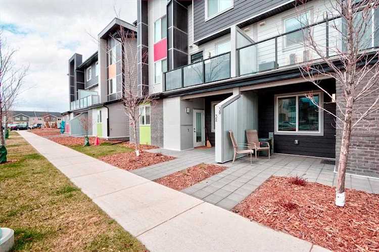 30 Redstone Way NE Calgary, AB T3N 1M6