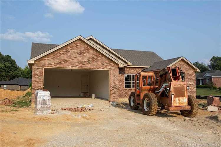 8267 Crimson Creek Ct Georgetown, IN 47122
